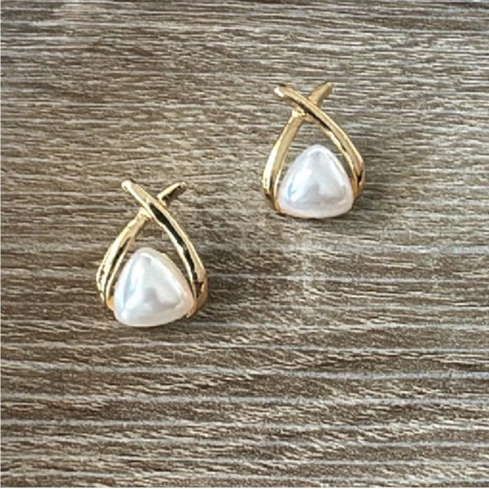 Bohemian pearl stud earrings M55 - Picture 2 of 3
